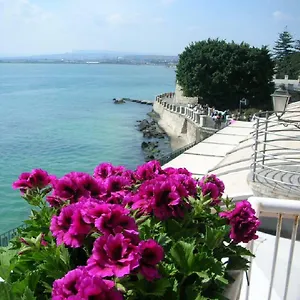 casa-vistamare-alfeo.sicilyhotelsitaly.net/